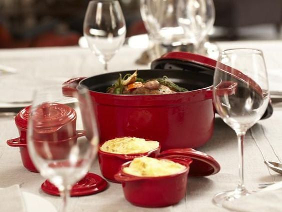 Staub Cast Iron 4-qt Shallow Wide Oval Cocotte with Glass Lid - Grenadine